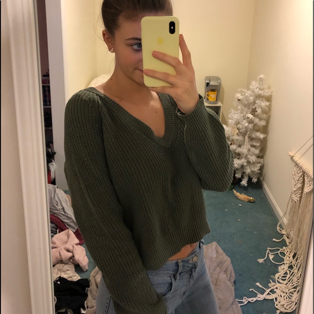 Green Vneck Cropped Sweater